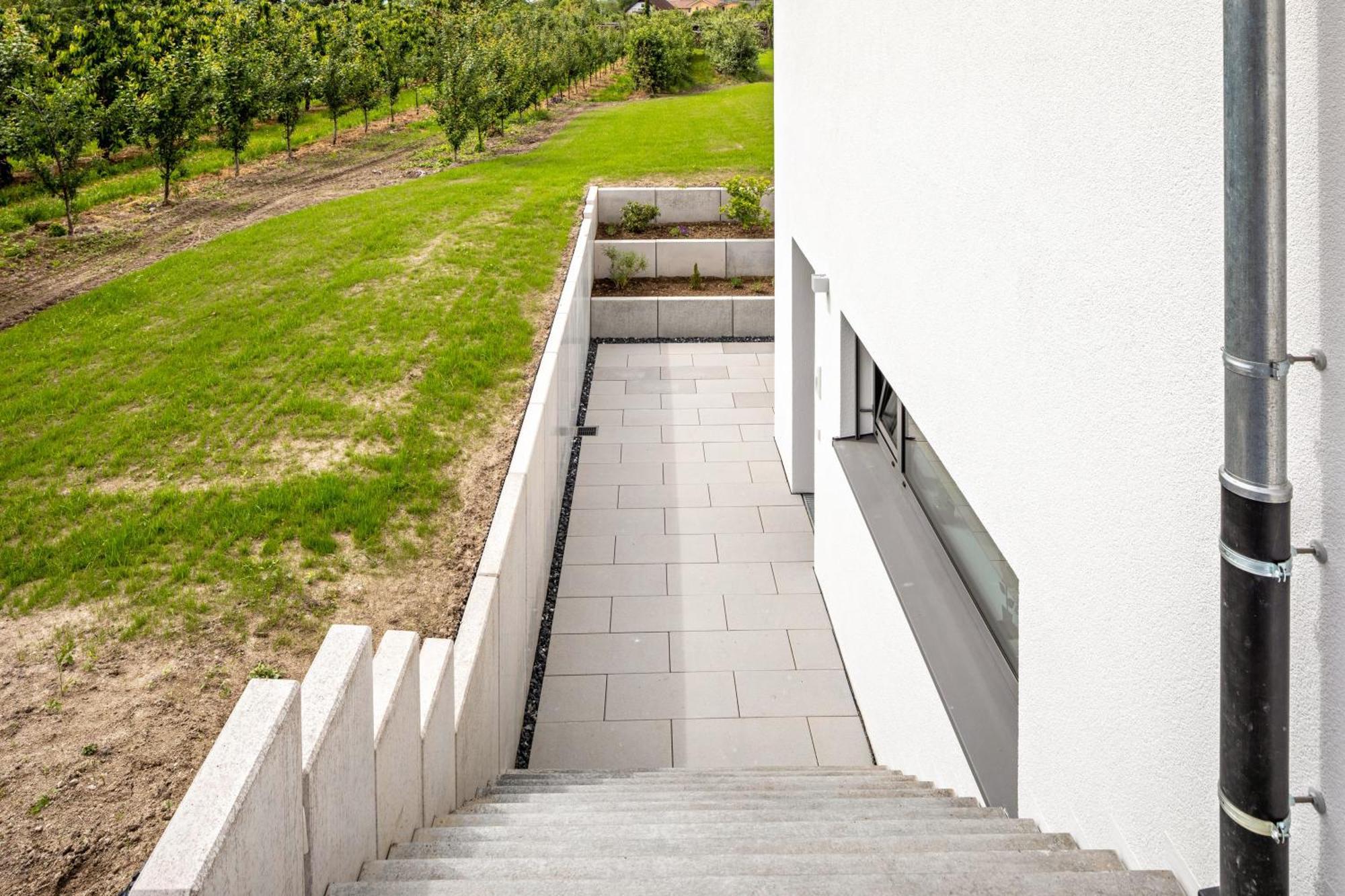 Ferienwohnung Im Obstgarten Иринген Екстериор снимка